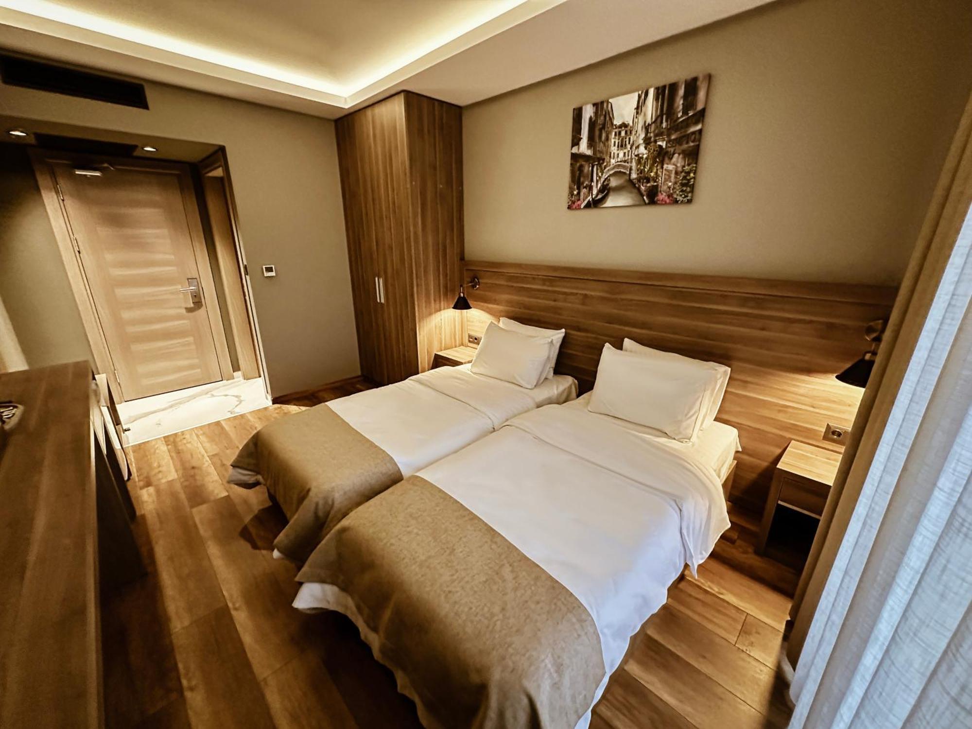Viola Hotel Budva Exterior photo