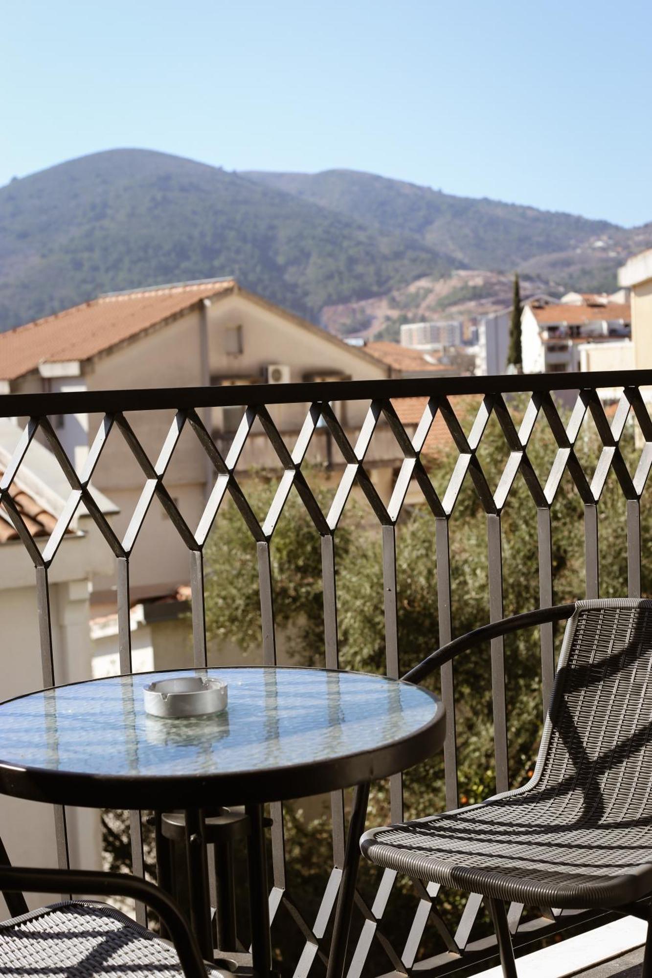 Viola Hotel Budva Exterior photo